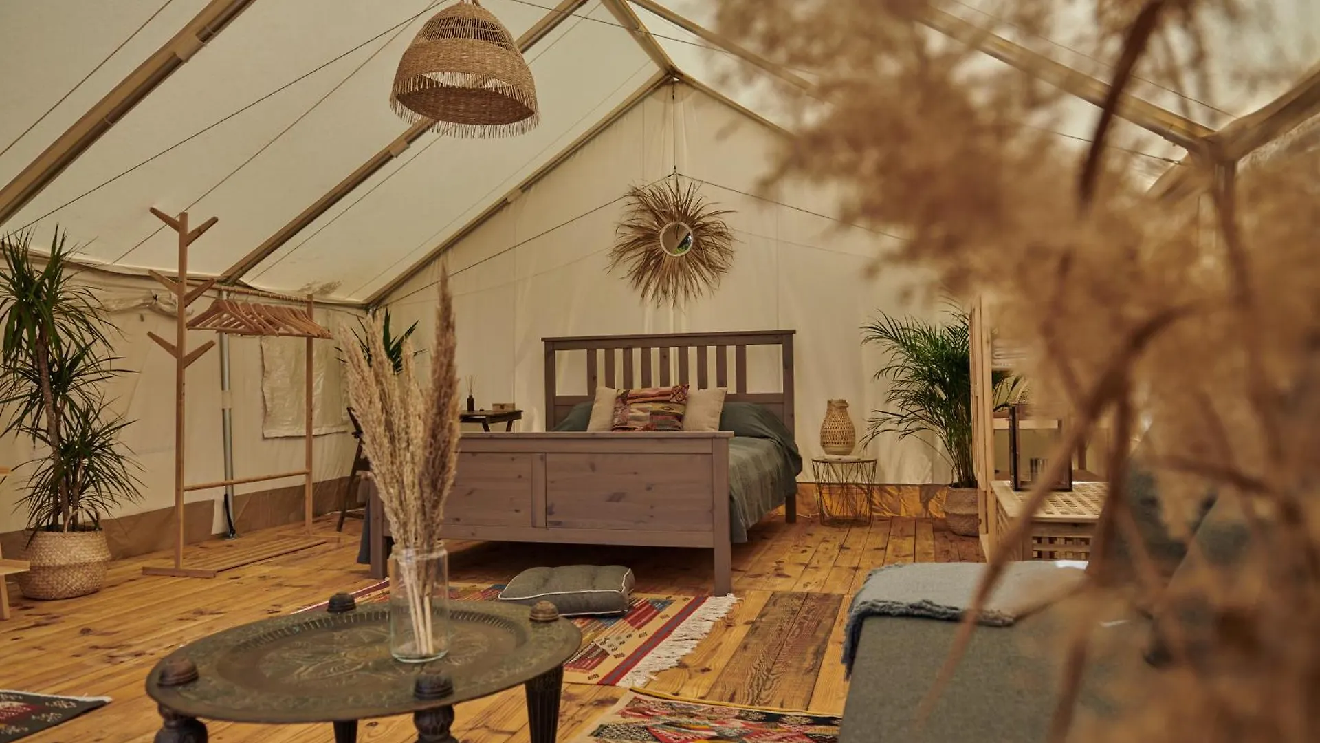 Hotel Tranquilo Glamping Hozanejos