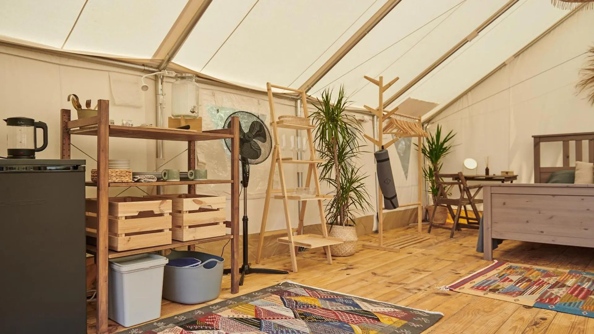 Hotel Tranquilo Glamping Hozanejos 0*,