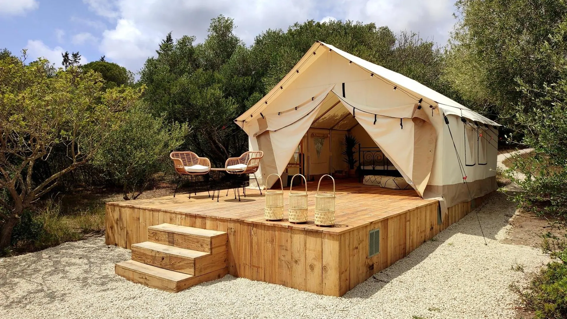 Tranquilo Glamping Hotel Hozanejos Spain