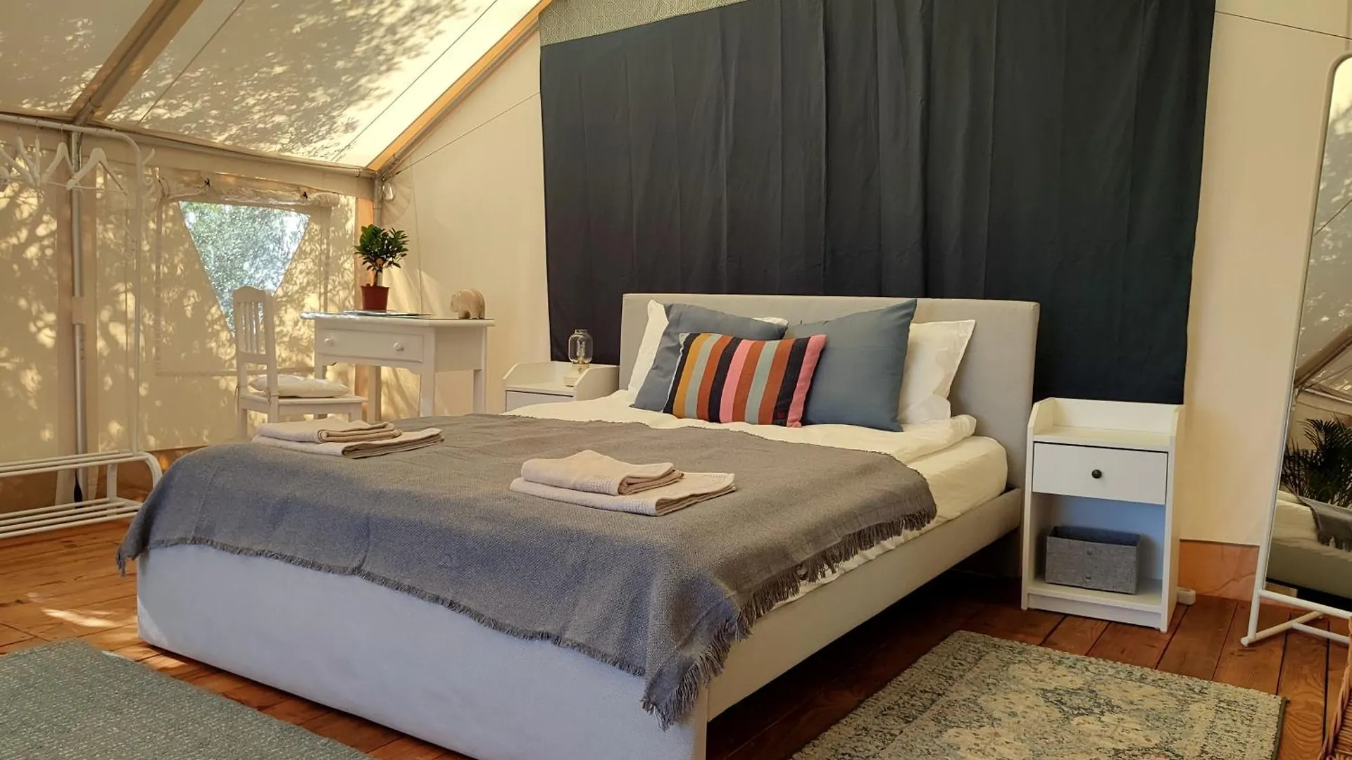 Tranquilo Glamping Hotel Hozanejos Campsite